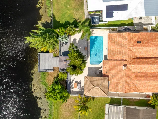 3-bedroom home for sale in Deerfield Beach - 2557 SW 14TH Court - MondialRealty