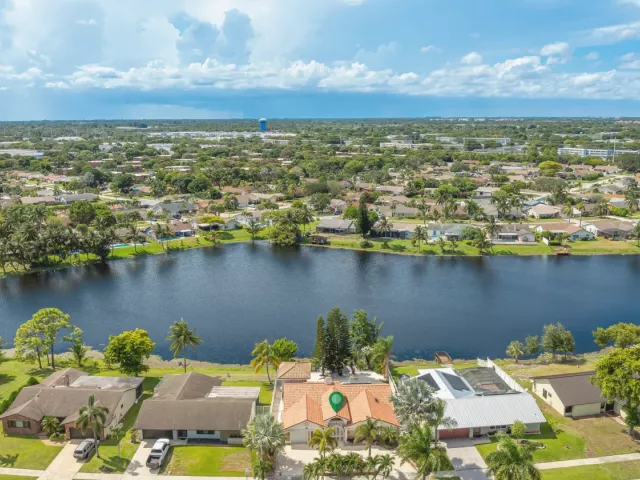 3-bedroom home for sale in Deerfield Beach - 2557 SW 14TH Court - MondialRealty