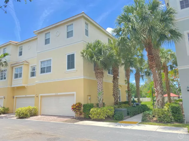 3-bedroom home for rent in Boca Raton - 1844 NW 9th Street - MondialRealty