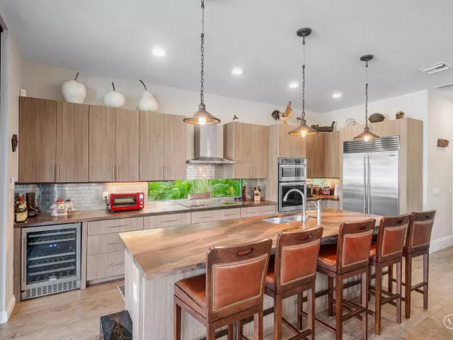4-bedroom home for rent in Boca Raton - 351 E BOCA RATON Road E - MondialRealty