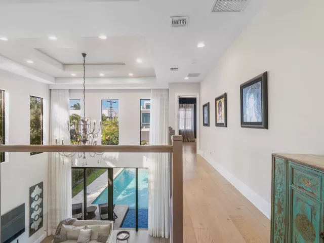4-bedroom home for rent in Boca Raton - 351 E BOCA RATON Road E - MondialRealty
