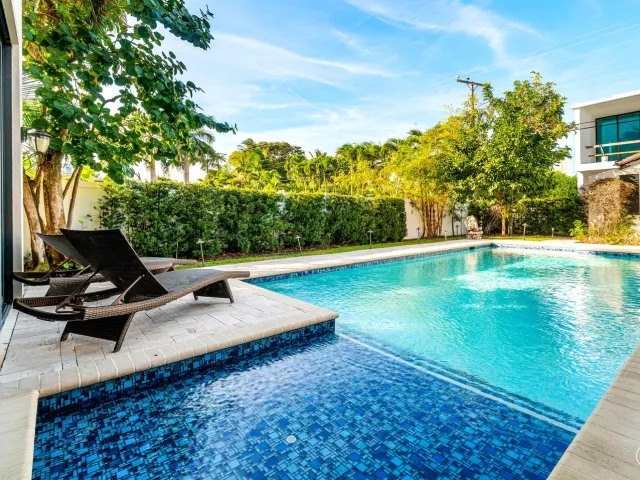 4-bedroom home for rent in Boca Raton - 351 E BOCA RATON Road E - MondialRealty