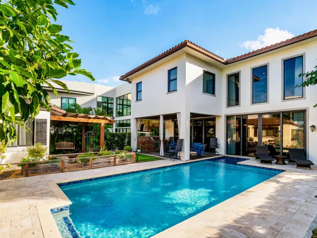 4-bedroom home for rent in Boca Raton - 351 E BOCA RATON Road E - MondialRealty