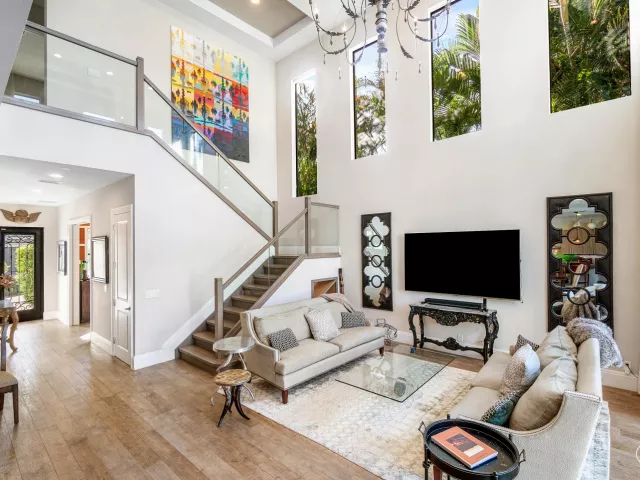 4-bedroom home for rent in Boca Raton - 351 E BOCA RATON Road E - MondialRealty