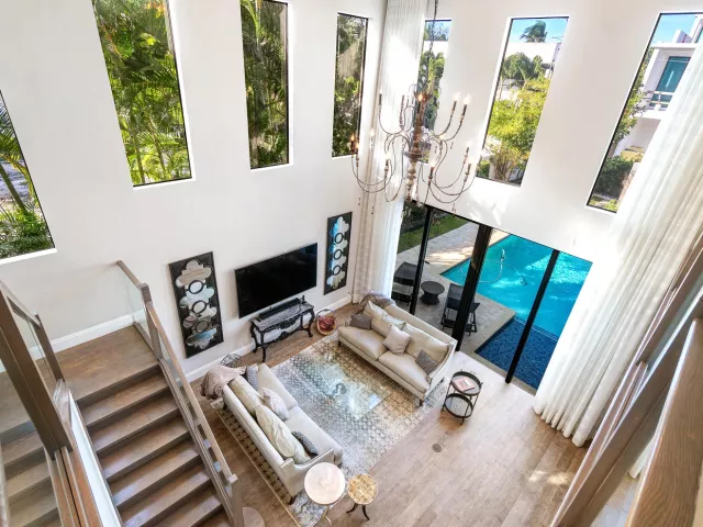 4-bedroom home for rent in Boca Raton - 351 E BOCA RATON Road E - MondialRealty