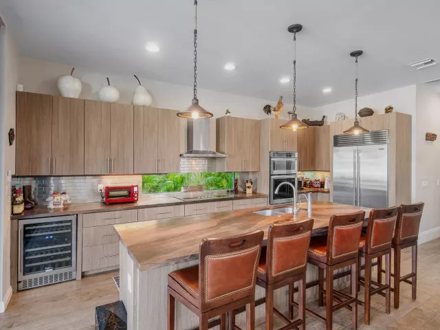 4-bedroom home for rent in Boca Raton - 351 E BOCA RATON Road E - MondialRealty