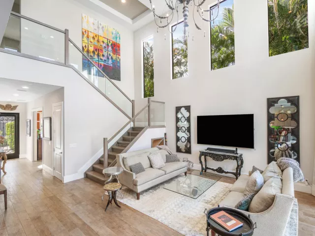 4-bedroom home for rent in Boca Raton - 351 E BOCA RATON Road E - MondialRealty