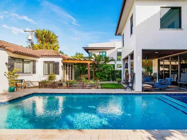 4-bedroom home for rent in Boca Raton - 351 E BOCA RATON Road E - MondialRealty