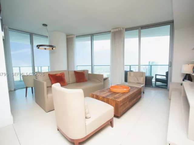 1-bedroom condo for sale in Hollywood - 4111 S Ocean Dr 3412 - MondialRealty