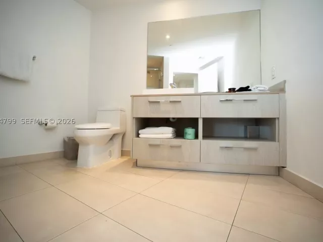1-bedroom condo for sale in Hollywood - 4111 S Ocean Dr 3412 - MondialRealty