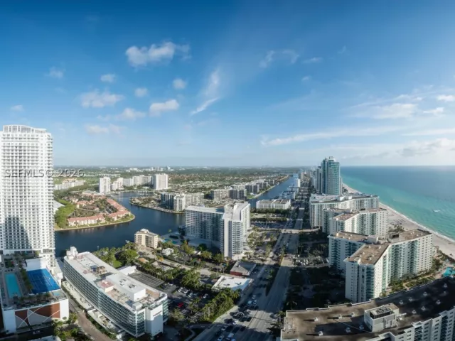 1-bedroom condo for sale in Hollywood - 4111 S Ocean Dr 3412 - MondialRealty