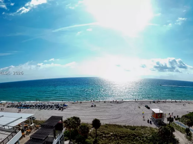 1-bedroom condo for sale in Hollywood - 4111 S Ocean Dr 3412 - MondialRealty