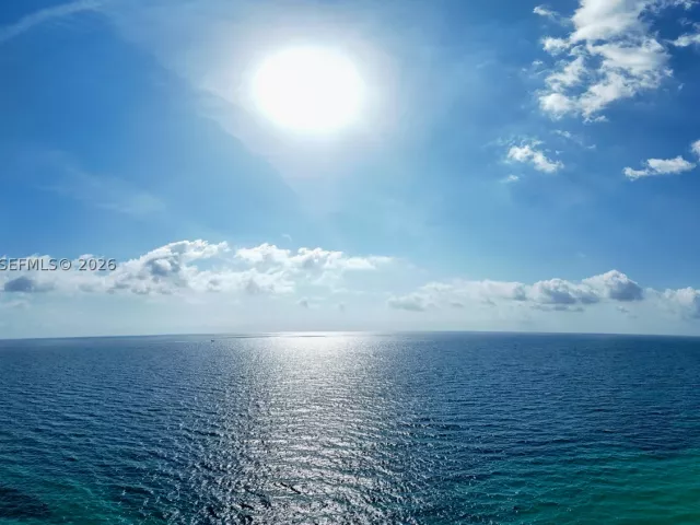 1-bedroom condo for sale in Hollywood - 4111 S Ocean Dr 3412 - MondialRealty