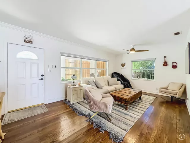 3-bedroom home for sale in Hollywood - 1519 Washington Street - MondialRealty