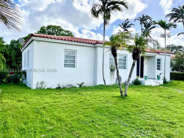 3-bedroom home for rent in Coral Gables - 22 Marabella Ave - MondialRealty