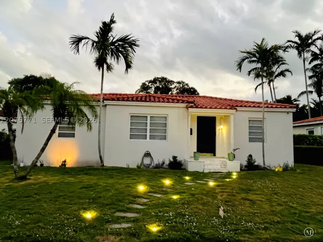 3-bedroom home for rent in Coral Gables - 22 Marabella Ave - MondialRealty