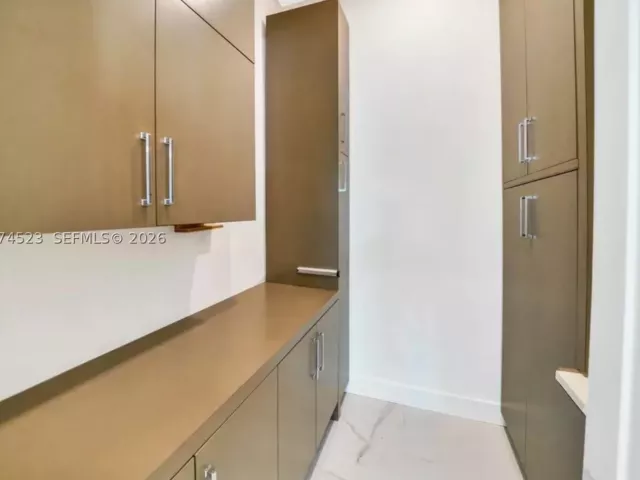 4-bedroom home for sale in Fort Lauderdale - 607 SE 6th St - MondialRealty