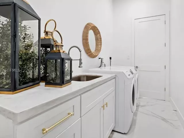 4-bedroom home for sale in Fort Lauderdale - 607 SE 6th St - MondialRealty