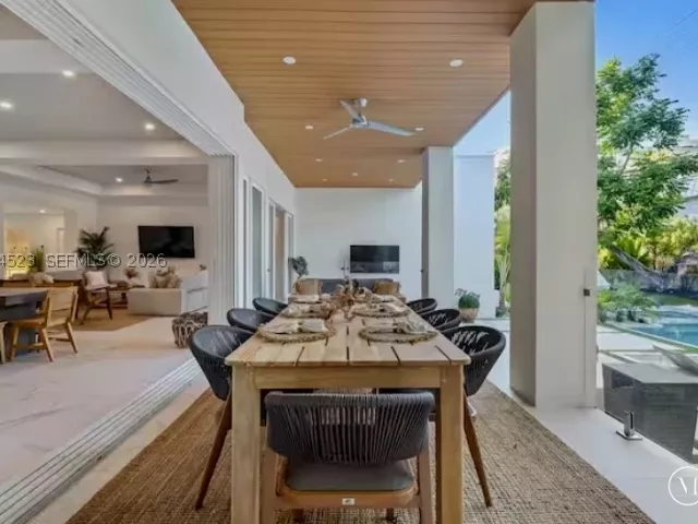 4-bedroom home for sale in Fort Lauderdale - 607 SE 6th St - MondialRealty