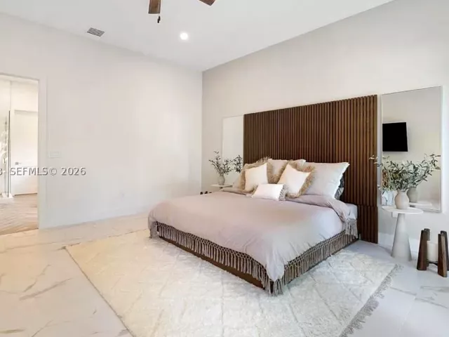 4-bedroom home for sale in Fort Lauderdale - 607 SE 6th St - MondialRealty