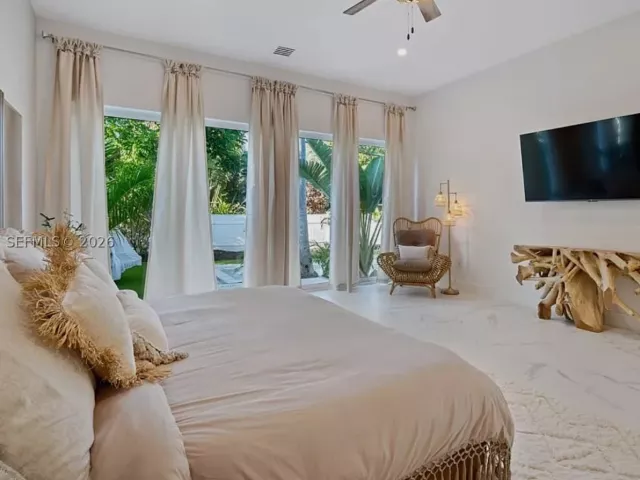 4-bedroom home for sale in Fort Lauderdale - 607 SE 6th St - MondialRealty