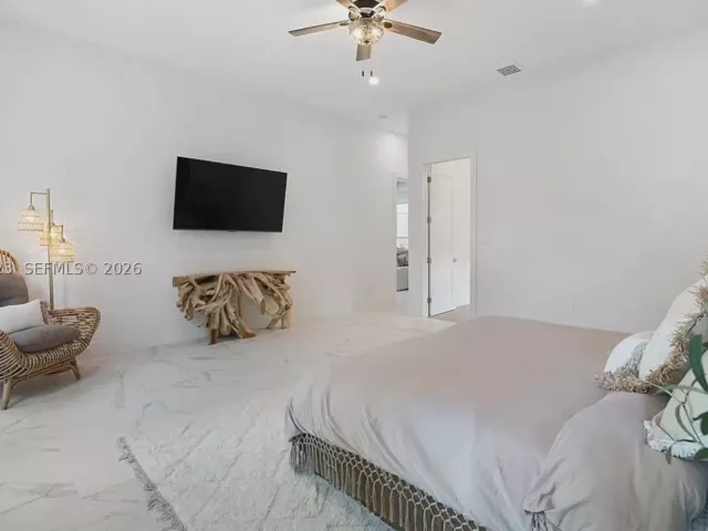 4-bedroom home for sale in Fort Lauderdale - 607 SE 6th St - MondialRealty
