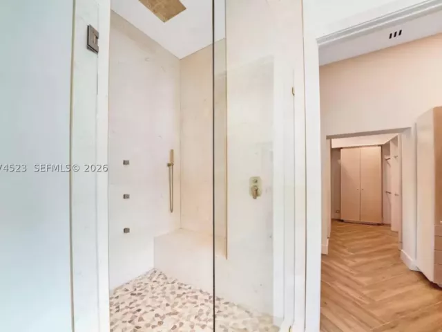 4-bedroom home for sale in Fort Lauderdale - 607 SE 6th St - MondialRealty