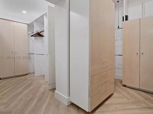 4-bedroom home for sale in Fort Lauderdale - 607 SE 6th St - MondialRealty
