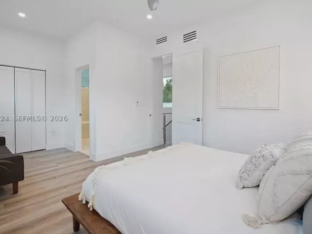 4-bedroom home for sale in Fort Lauderdale - 607 SE 6th St - MondialRealty