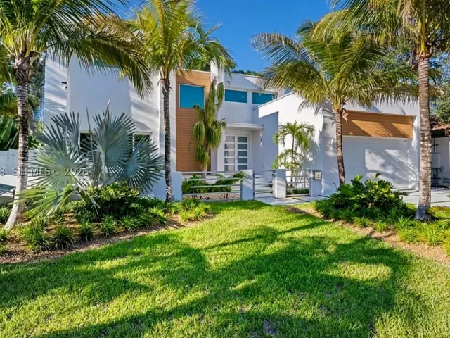 4-bedroom home for sale in Fort Lauderdale - 607 SE 6th St - MondialRealty