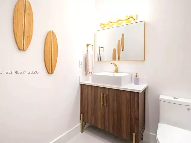 4-bedroom home for sale in Fort Lauderdale - 607 SE 6th St - MondialRealty