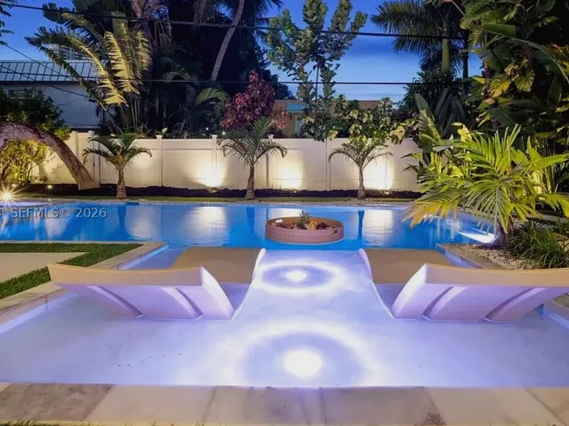 4-bedroom home for sale in Fort Lauderdale - 607 SE 6th St - MondialRealty