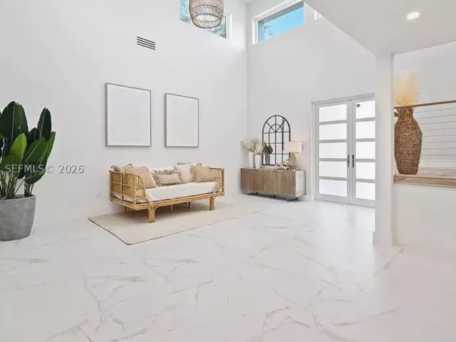 4-bedroom home for sale in Fort Lauderdale - 607 SE 6th St - MondialRealty