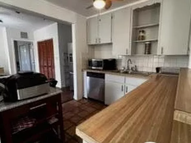 3-bedroom home for rent in West Palm Beach - 1007 AVON Road - MondialRealty