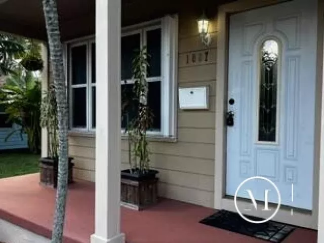 3-bedroom home for rent in West Palm Beach - 1007 AVON Road - MondialRealty
