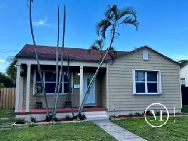 3-bedroom home for rent in West Palm Beach - 1007 AVON Road - MondialRealty