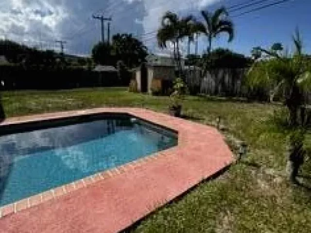 3-bedroom home for rent in West Palm Beach - 1007 AVON Road - MondialRealty