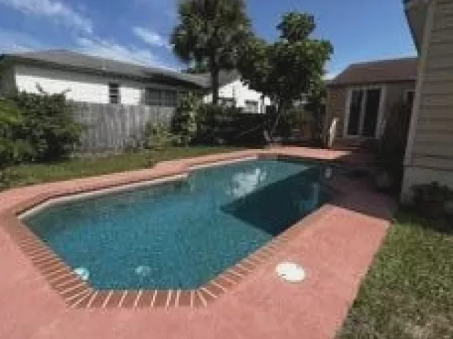 3-bedroom home for rent in West Palm Beach - 1007 AVON Road - MondialRealty