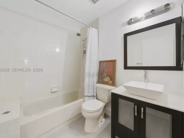 3-bedroom home for sale in Fort Lauderdale - 1401 NE 9th St 26 - MondialRealty