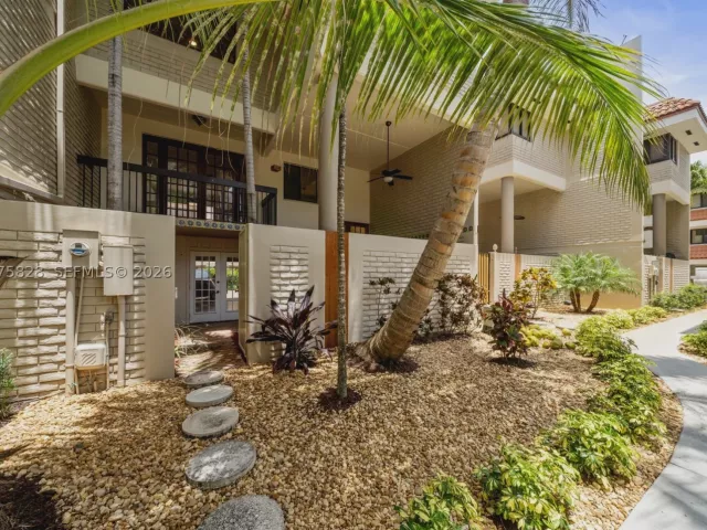 3-bedroom home for sale in Fort Lauderdale - 1401 NE 9th St 26 - MondialRealty