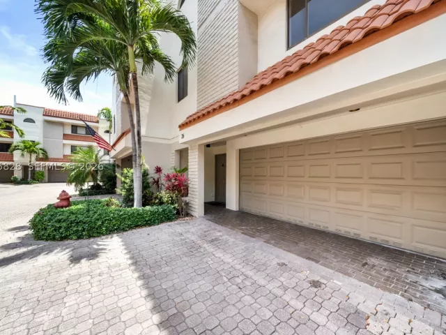 3-bedroom home for sale in Fort Lauderdale - 1401 NE 9th St 26 - MondialRealty