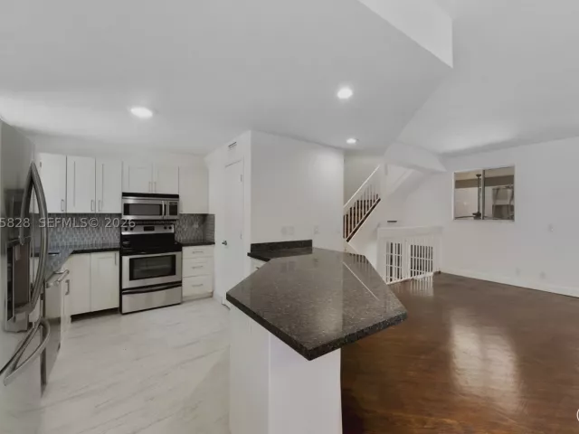 3-bedroom home for sale in Fort Lauderdale - 1401 NE 9th St 26 - MondialRealty