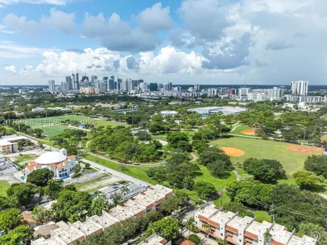 3-bedroom home for sale in Fort Lauderdale - 1401 NE 9th St 26 - MondialRealty
