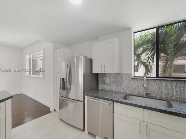 3-bedroom home for sale in Fort Lauderdale - 1401 NE 9th St 26 - MondialRealty
