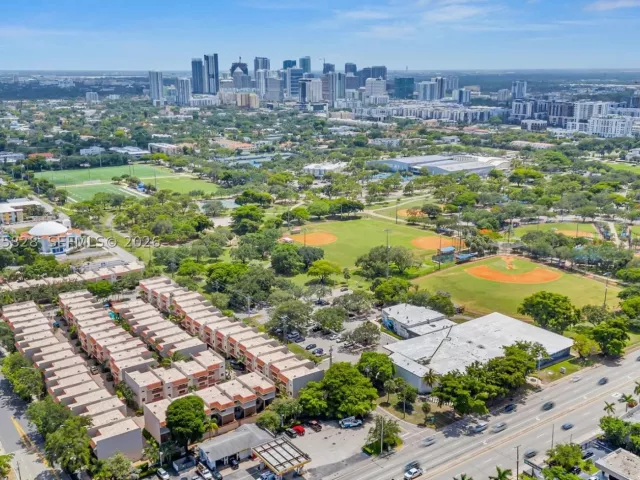 3-bedroom home for sale in Fort Lauderdale - 1401 NE 9th St 26 - MondialRealty