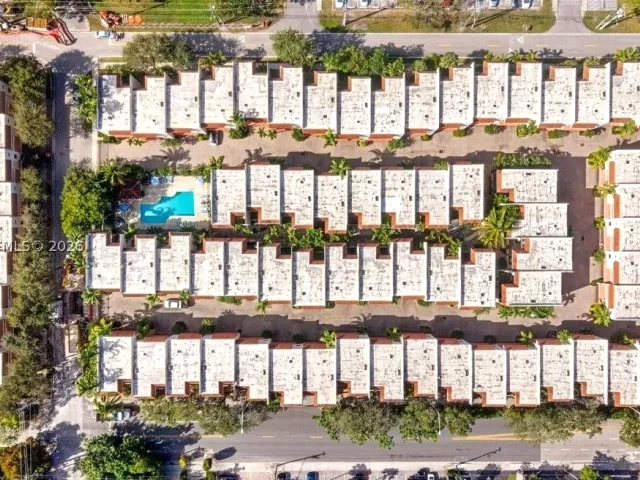 3-bedroom home for sale in Fort Lauderdale - 1401 NE 9th St 26 - MondialRealty