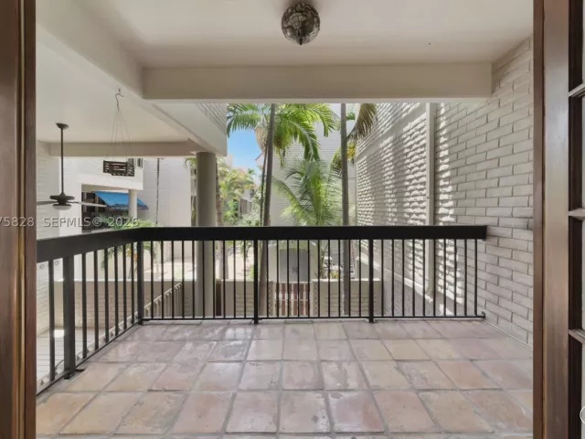 3-bedroom home for sale in Fort Lauderdale - 1401 NE 9th St 26 - MondialRealty