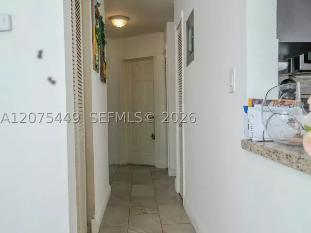 4-bedroom home for sale in Pembroke Pines - 6944 SW 10th Ct - MondialRealty