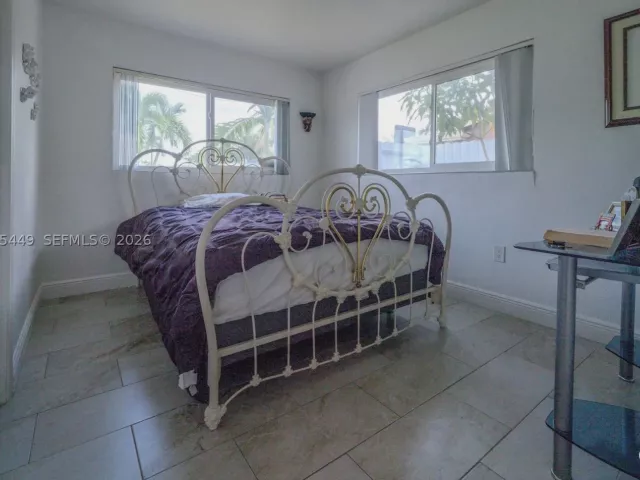 4-bedroom home for sale in Pembroke Pines - 6944 SW 10th Ct - MondialRealty