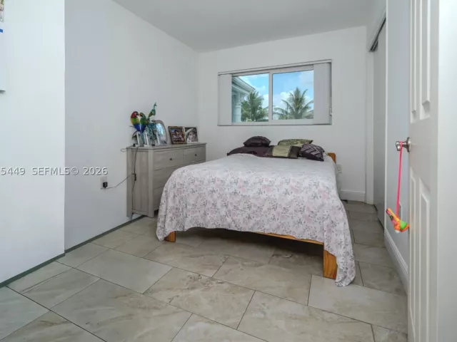 4-bedroom home for sale in Pembroke Pines - 6944 SW 10th Ct - MondialRealty